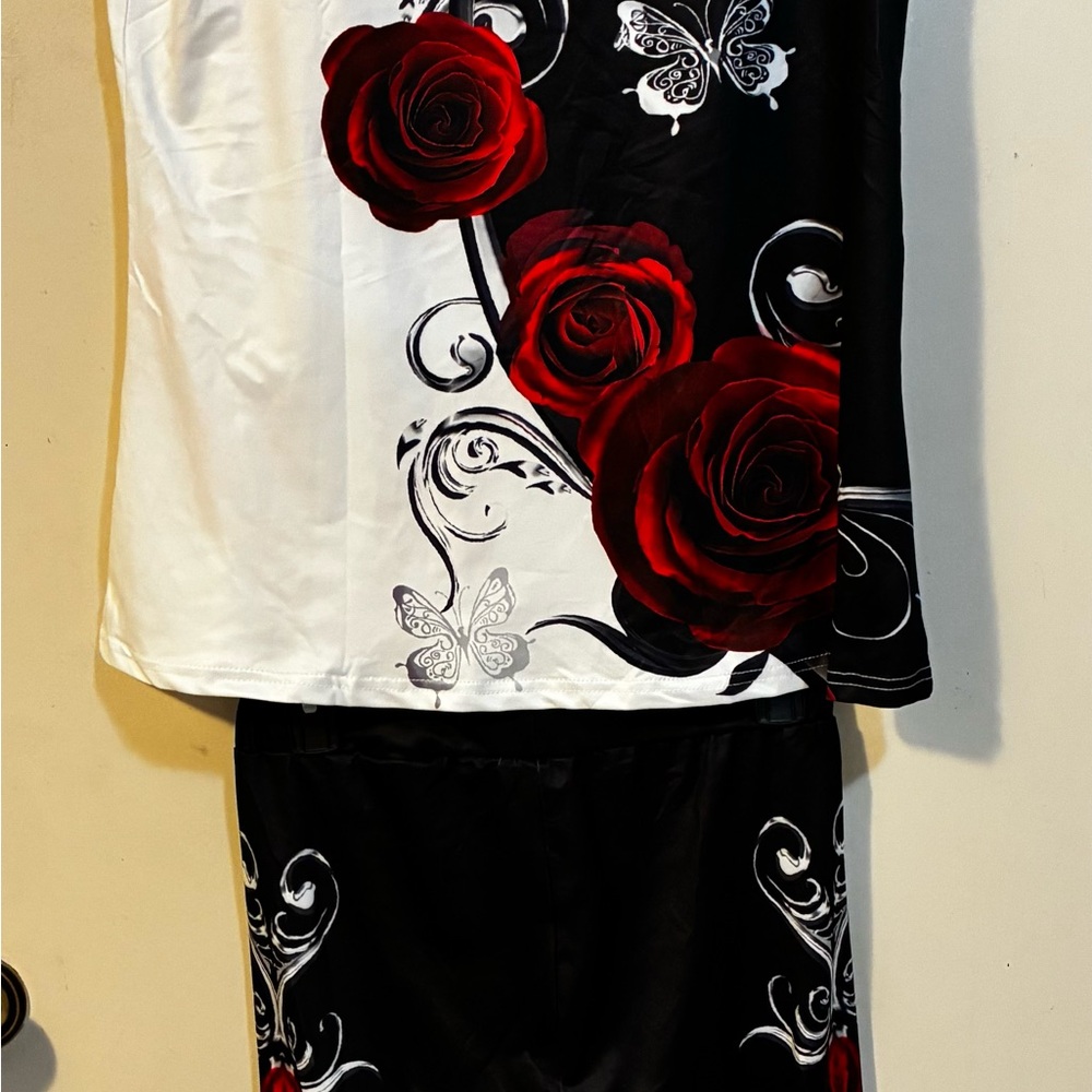NEW! Rose & Butterfly Print 2-Piece Set – Size 6 (Medium) – NWT - Picture 8 of 13